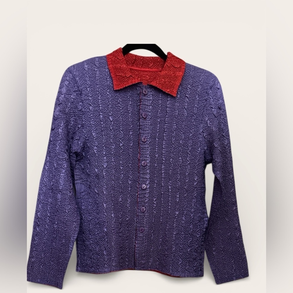 Stylish Purple Button Down Shirt with Red Collar